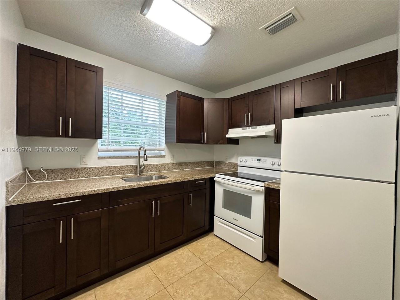 2900 Ne 17th Ave #206 - Photo 4 of 17