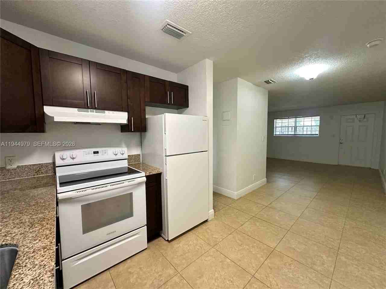 2900 Ne 17th Ave #206 - Photo 6 of 17