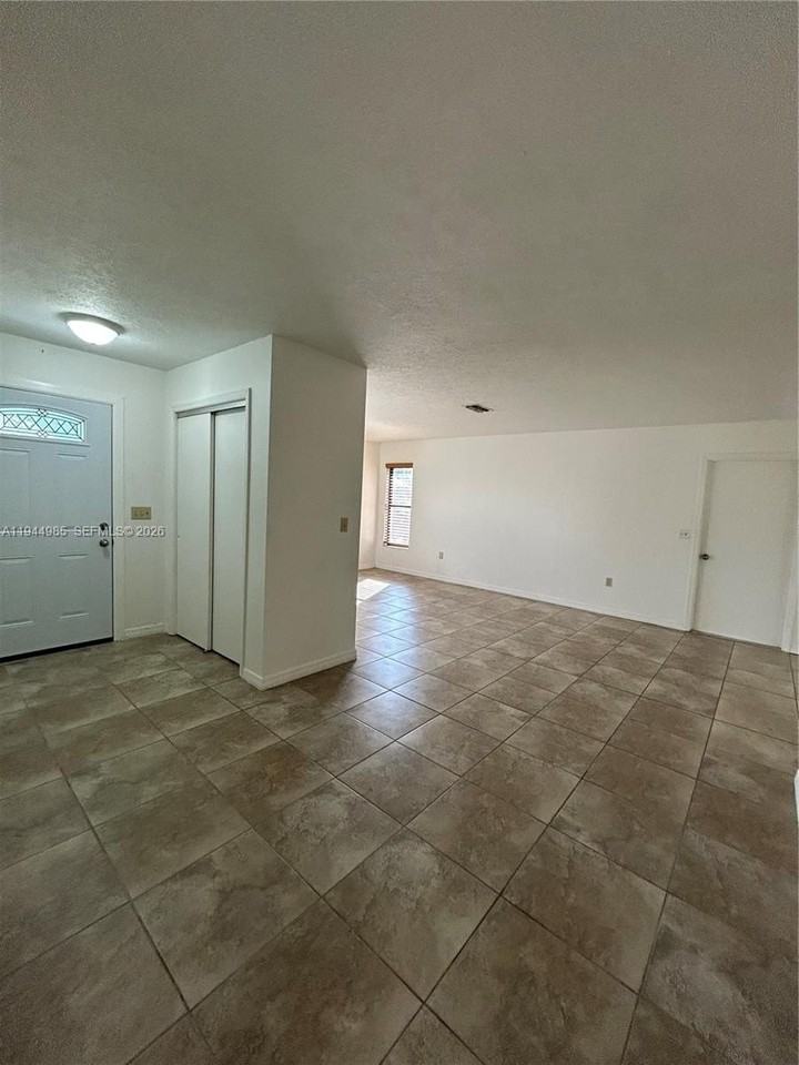 4201 Navarre Ave #AVE - Photo 2 of 22