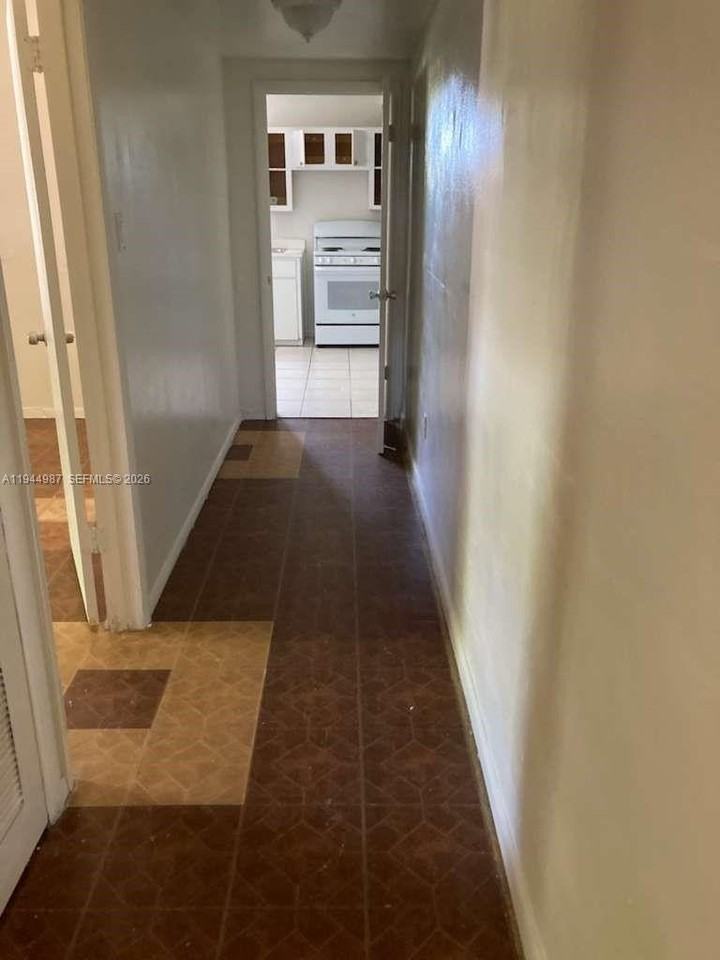 18815 Nw 33rd Ct - Photo 4 of 7