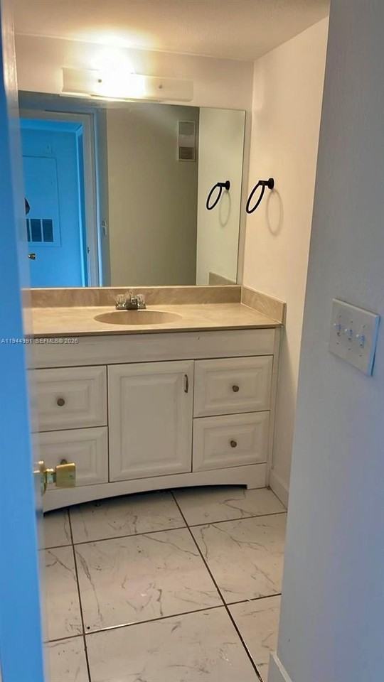 3976 Nw 87th Ave #3976 - Photo 5 of 7