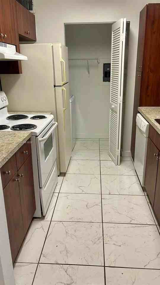 3976 Nw 87th Ave #3976 - Photo 6 of 7