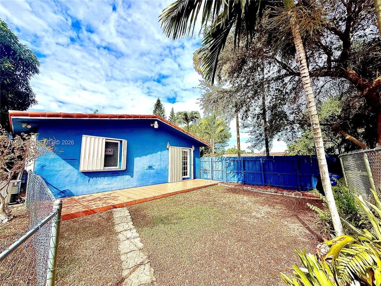 11900 Sw 6th St #2 - Photo 2 of 14