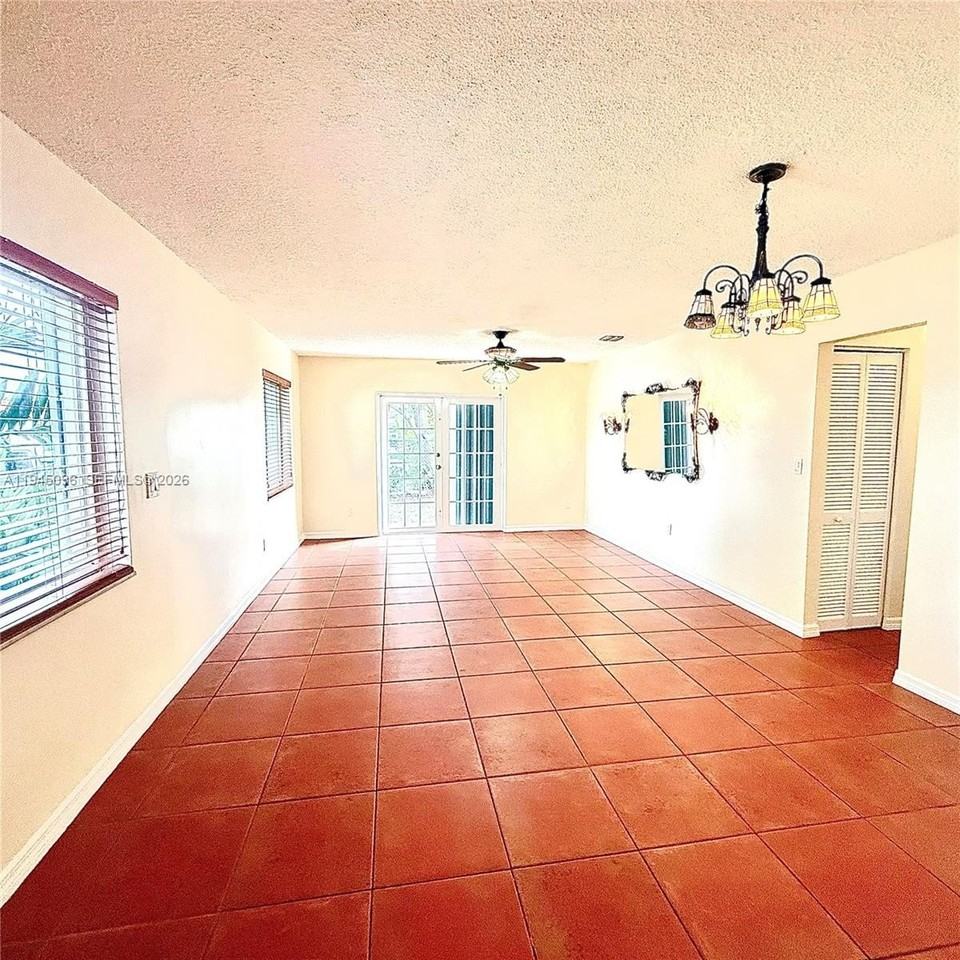 11900 Sw 6th St #2 - Photo 6 of 14