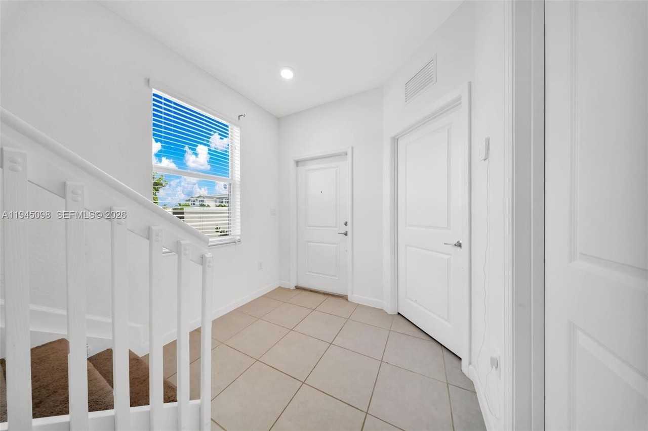 2699 Se 19th St #2699 - Photo 4 of 31