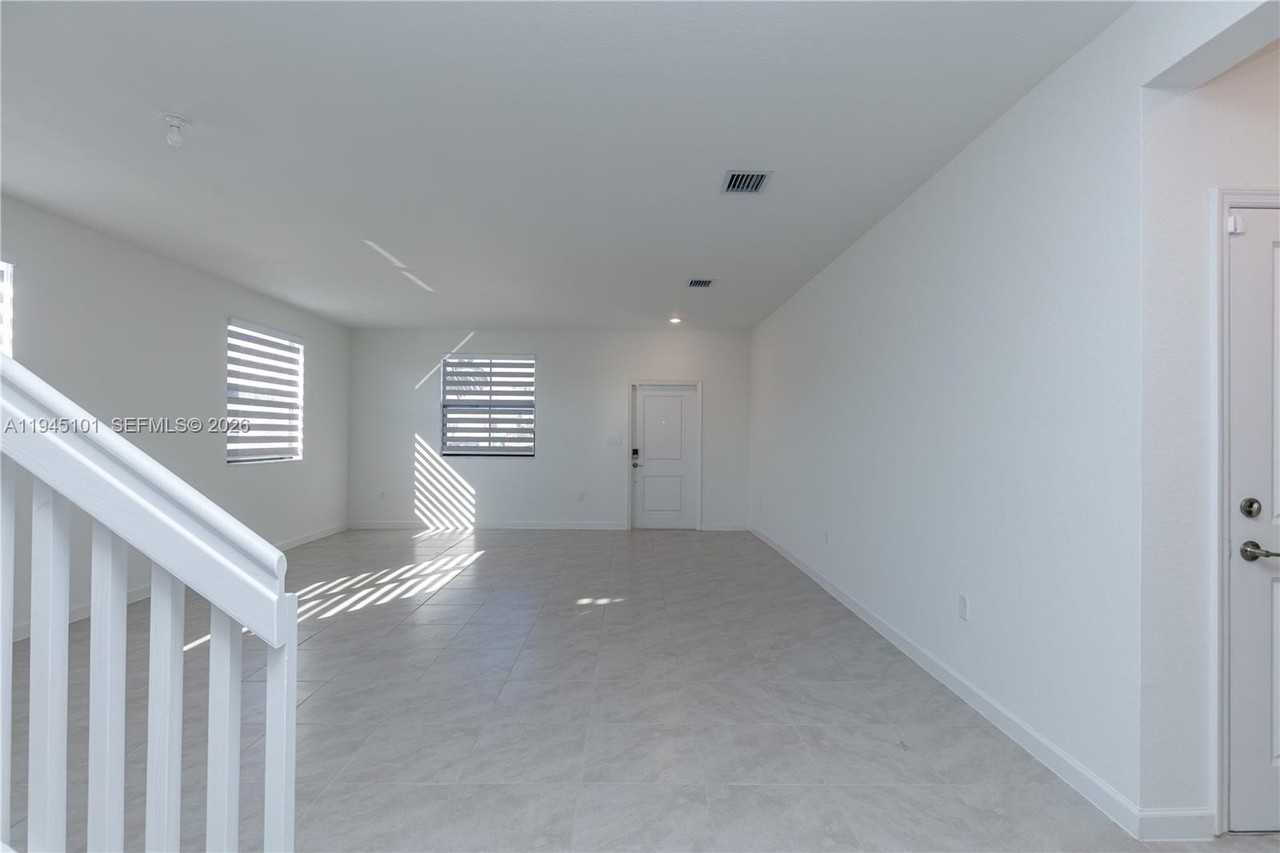12990 Sw 229th Ter - Photo 3 of 43