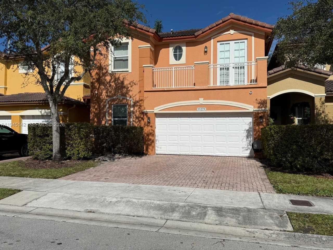 11271 Nw 84th St #11271 - Photo 2 of 26