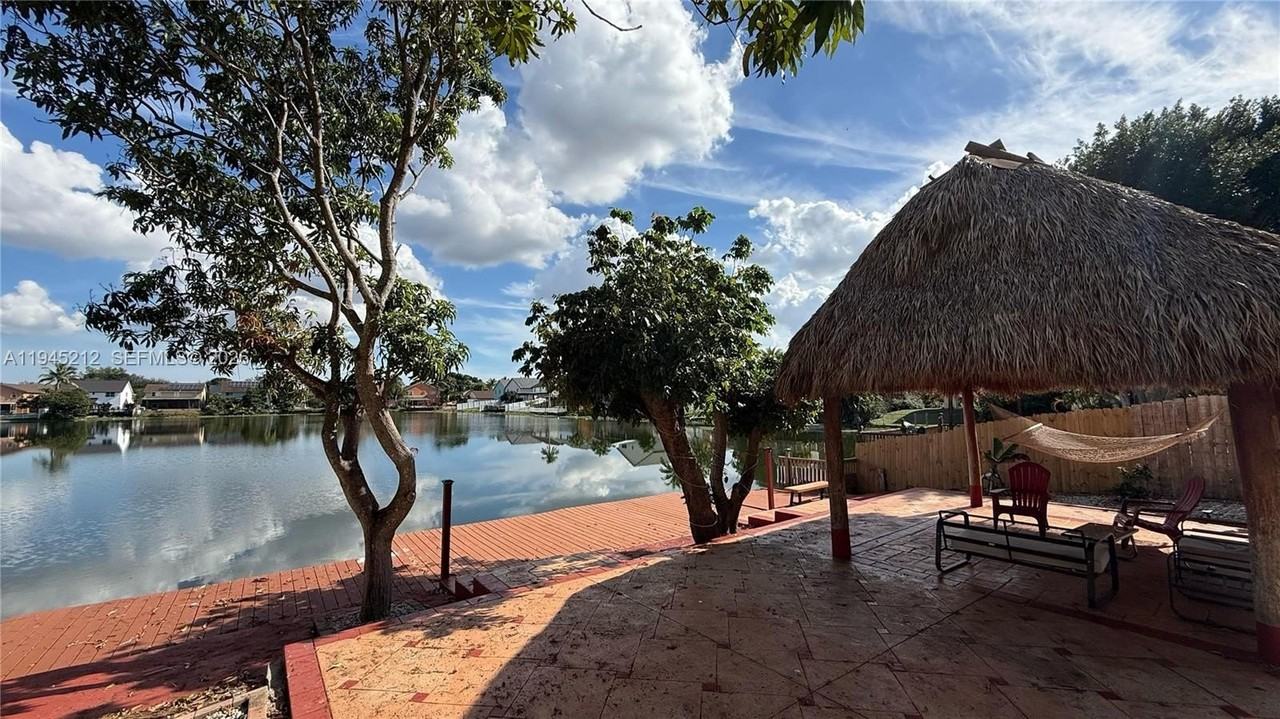 1001 Sw 98th Ave #00 - Photo 2 of 22