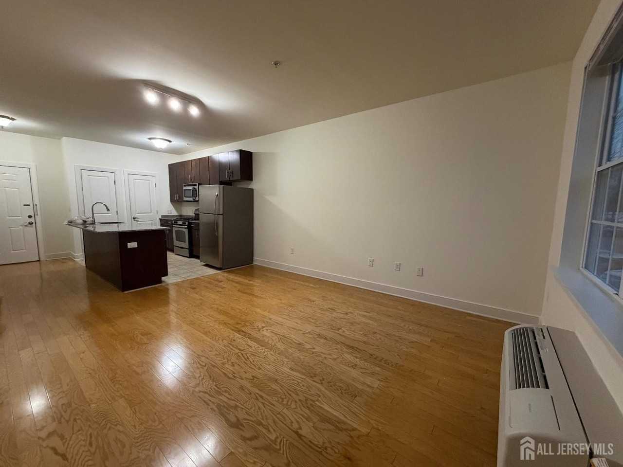 40 Kennedy Blvd #415 - Photo 3 of 14