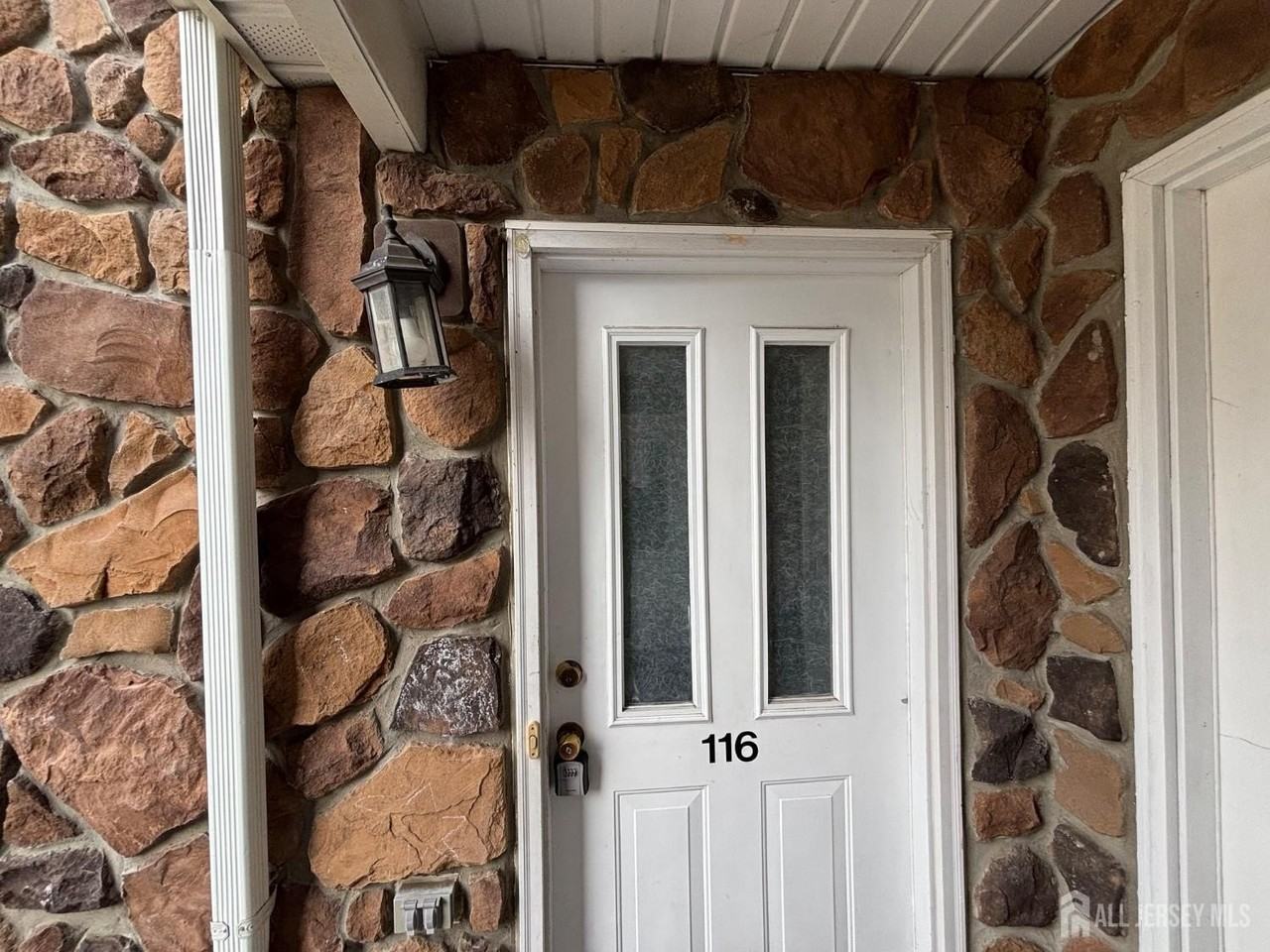 116 Chariot Ct #116 - Photo 2 of 19