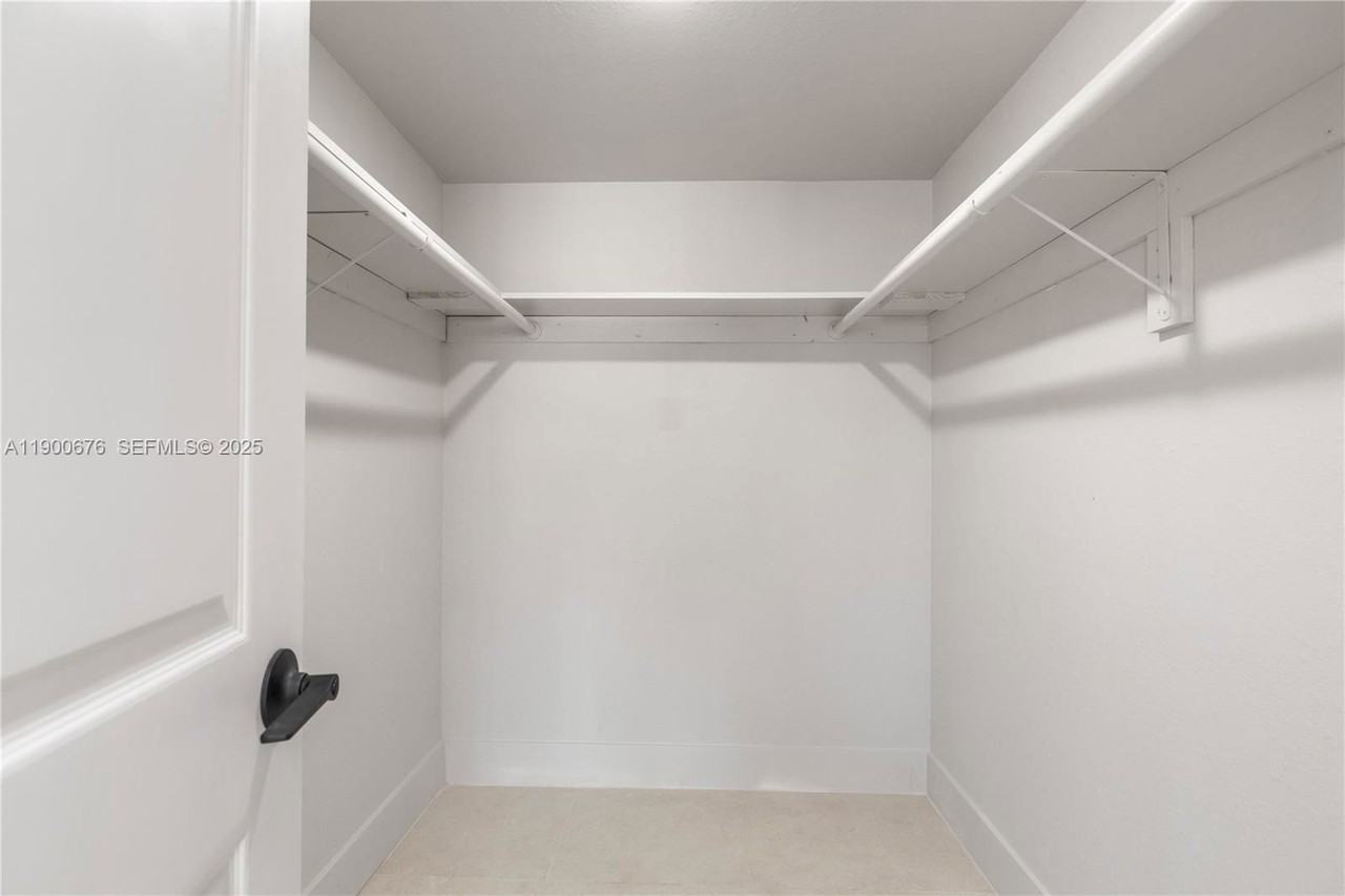 13200 Ne 7th Ave - Photo 6 of 8