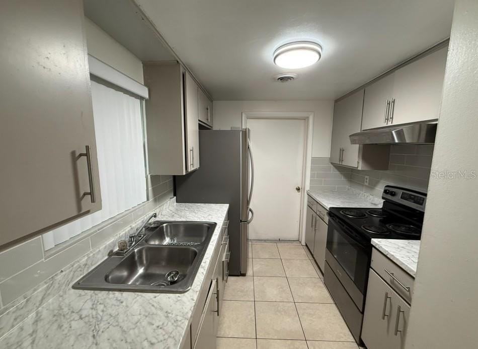 903 31st St E - Photo 6 of 14