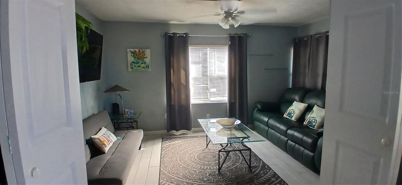 115 Duxbury Ave - Photo 5 of 20