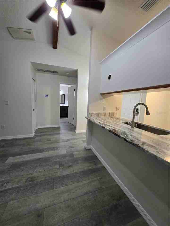 6431 Drexel Dr #1 - Photo 4 of 33