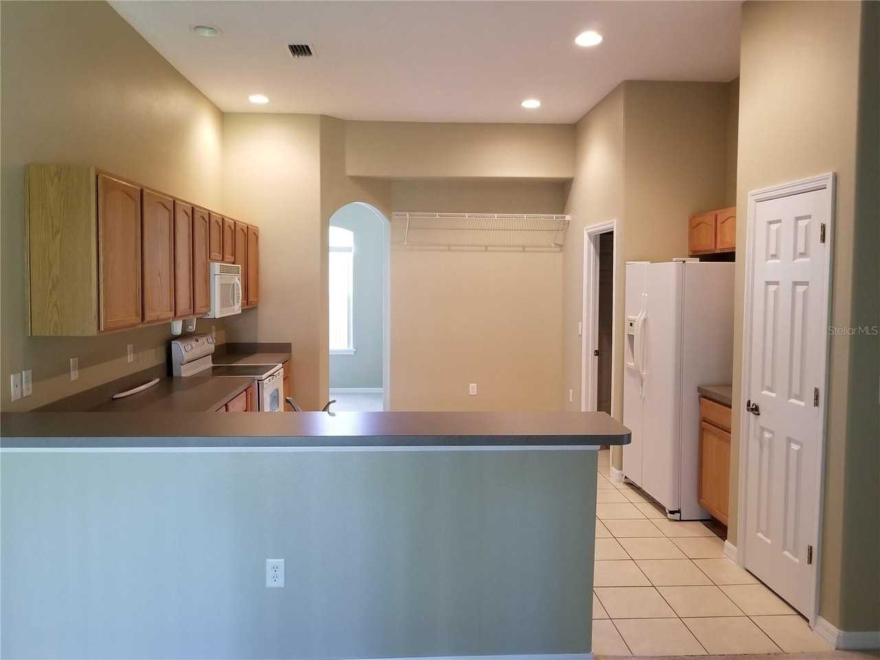 1748 Hickory Ridge Dr - Photo 2 of 11