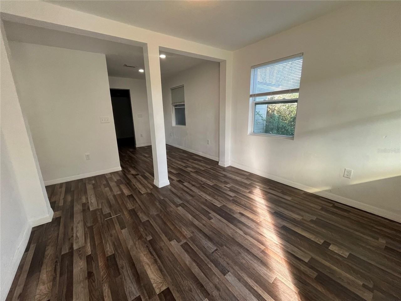 1222 Se 10th St - Photo 5 of 10