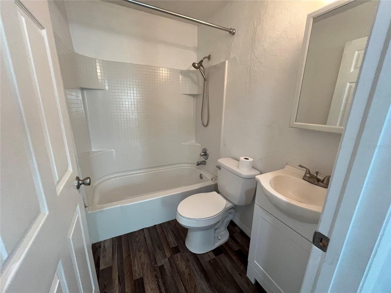 1222 Se 10th St - Photo 6 of 10