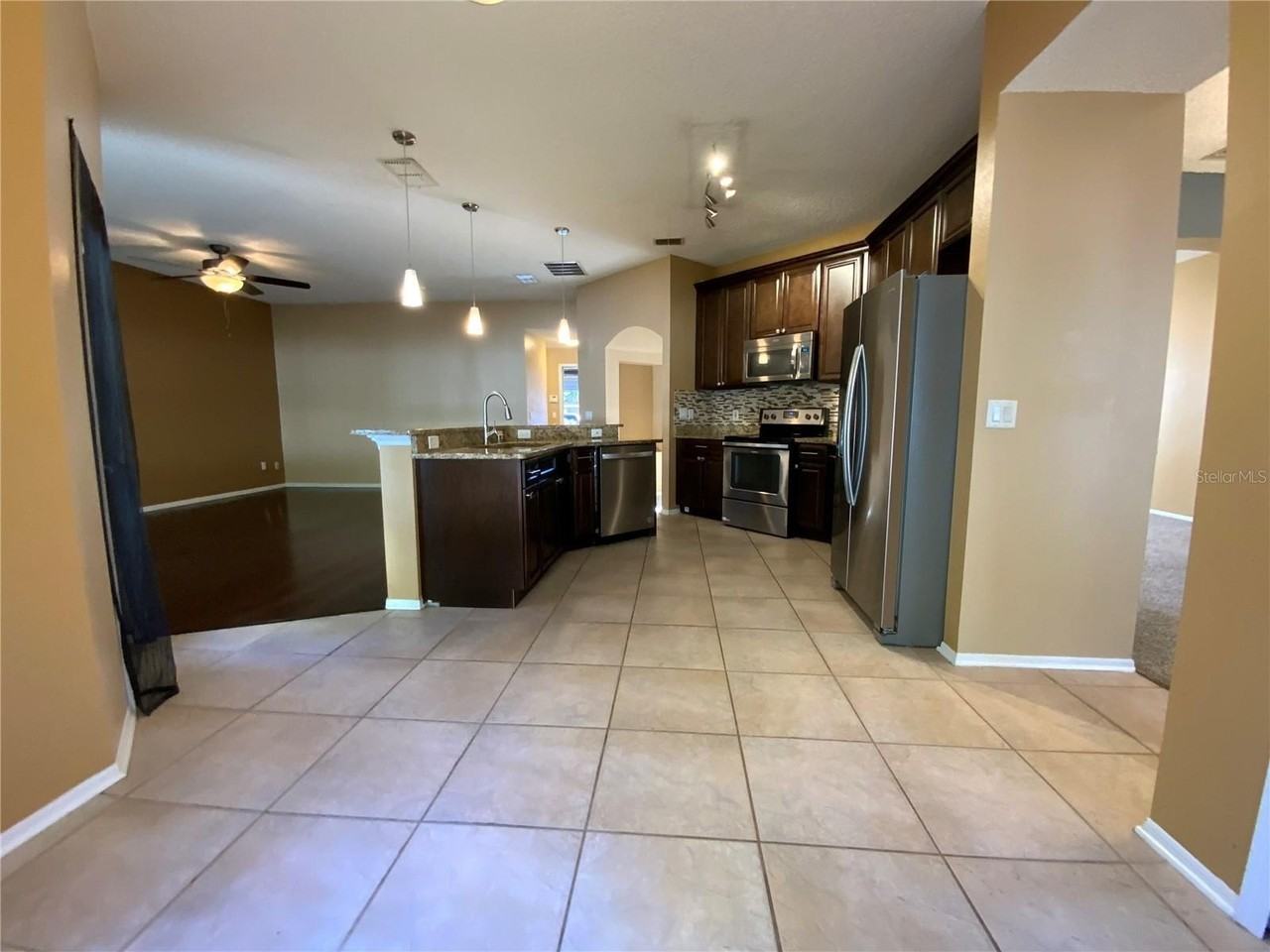 1914 Palmetto Pine Ln - Photo 5 of 32