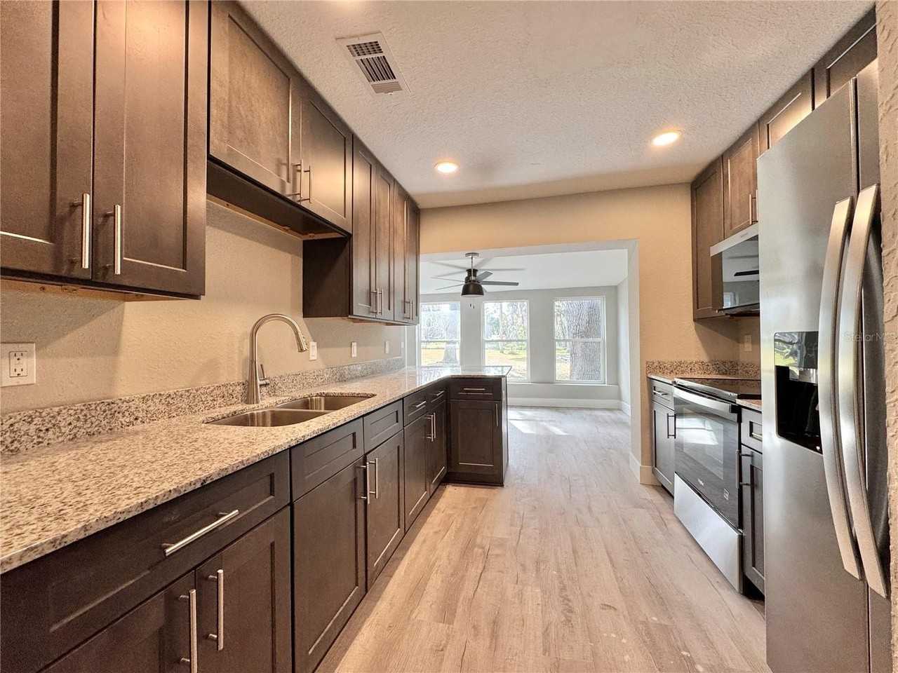 2346 Section Dr - Photo 6 of 23