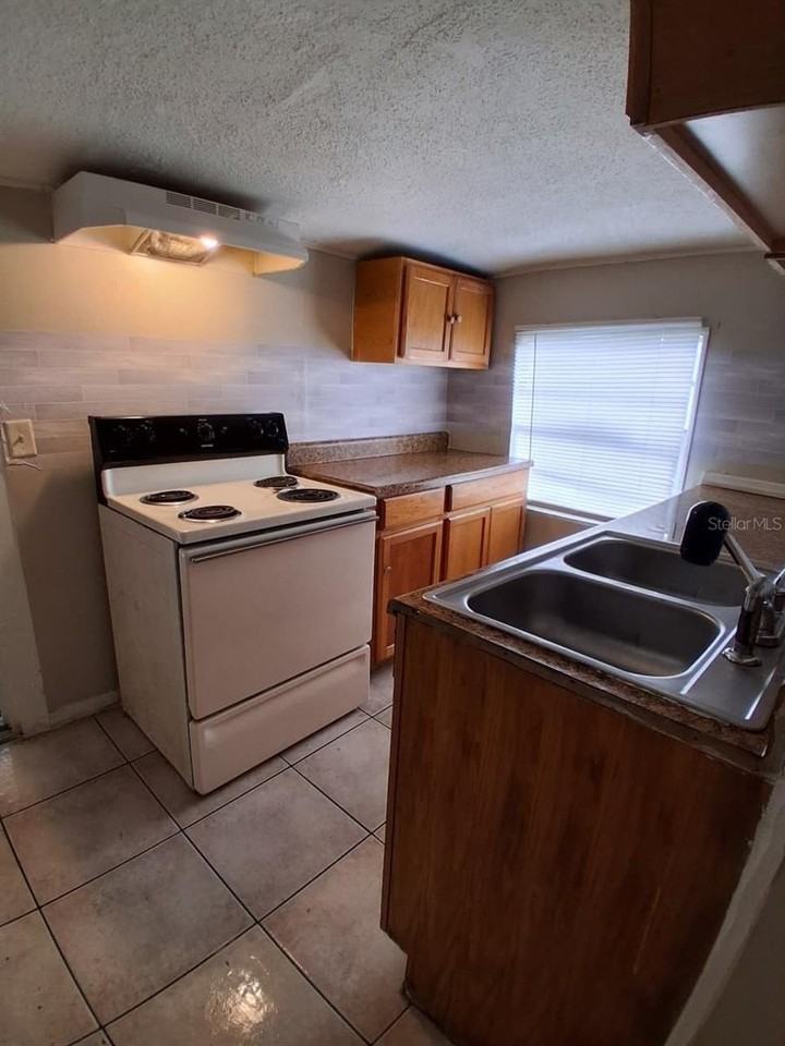 1703 Mccarthy Ave - Photo 3 of 13