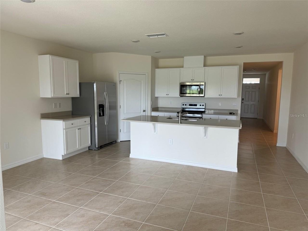 240 Taylor Groves St - Photo 4 of 11