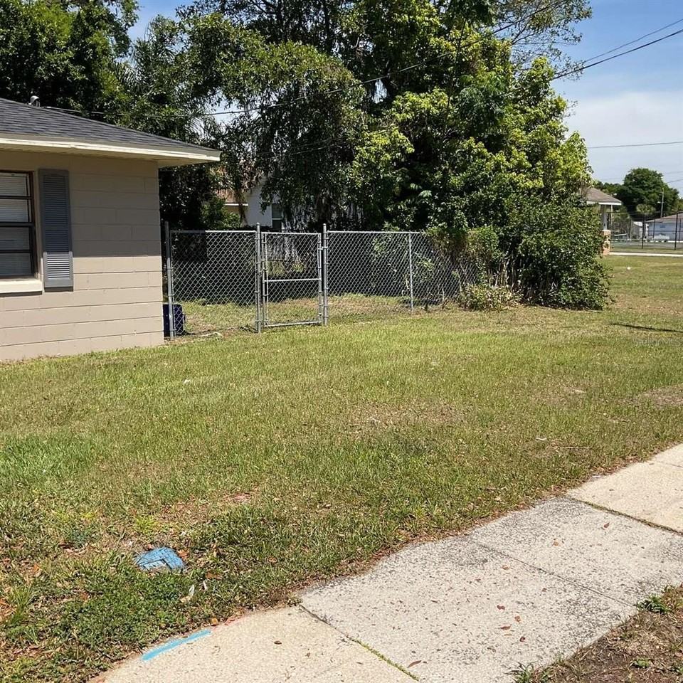 385 Lime St #2 - Photo 2 of 8