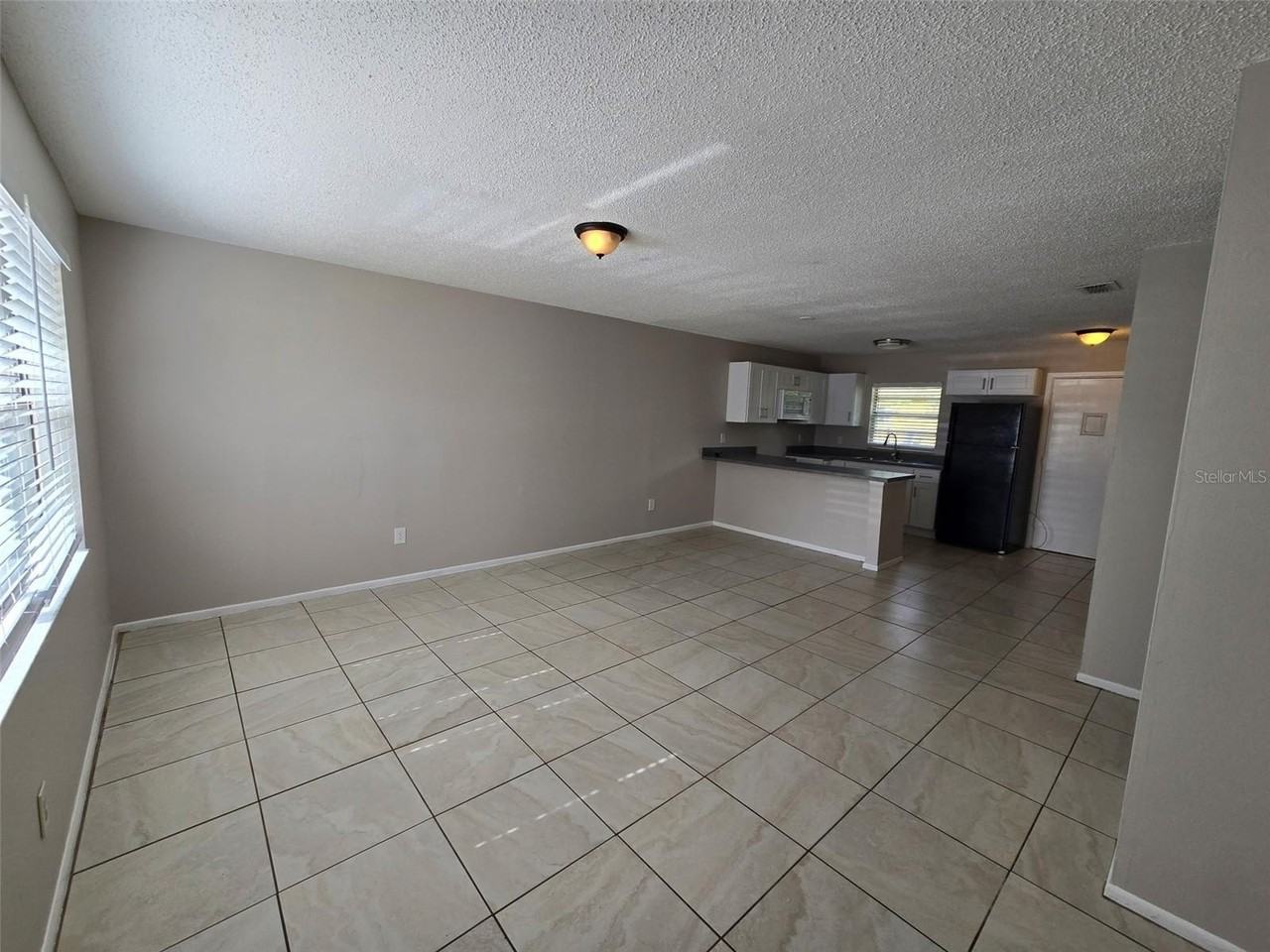 385 Lime St #2 - Photo 3 of 8