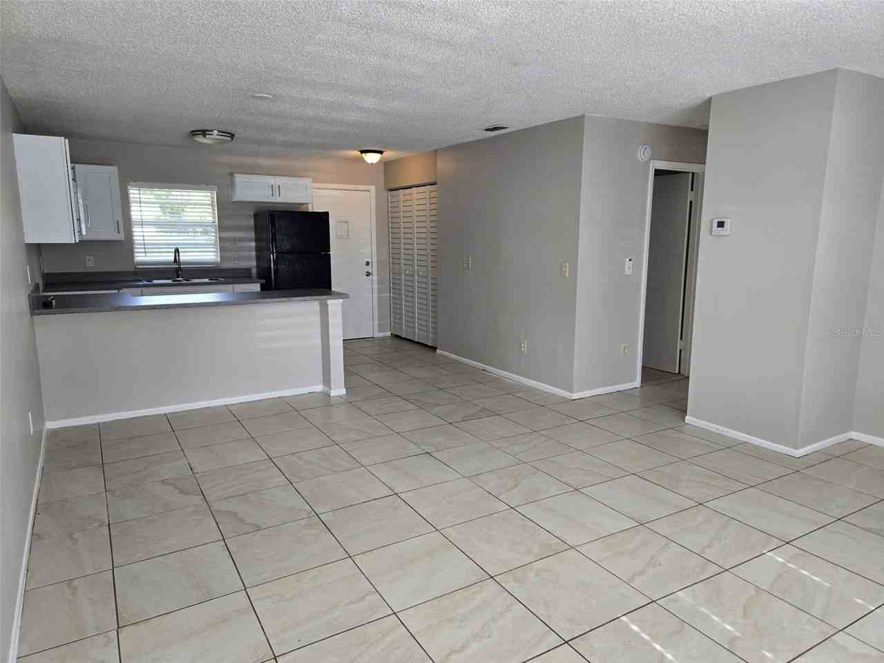 385 Lime St #2 - Photo 4 of 8