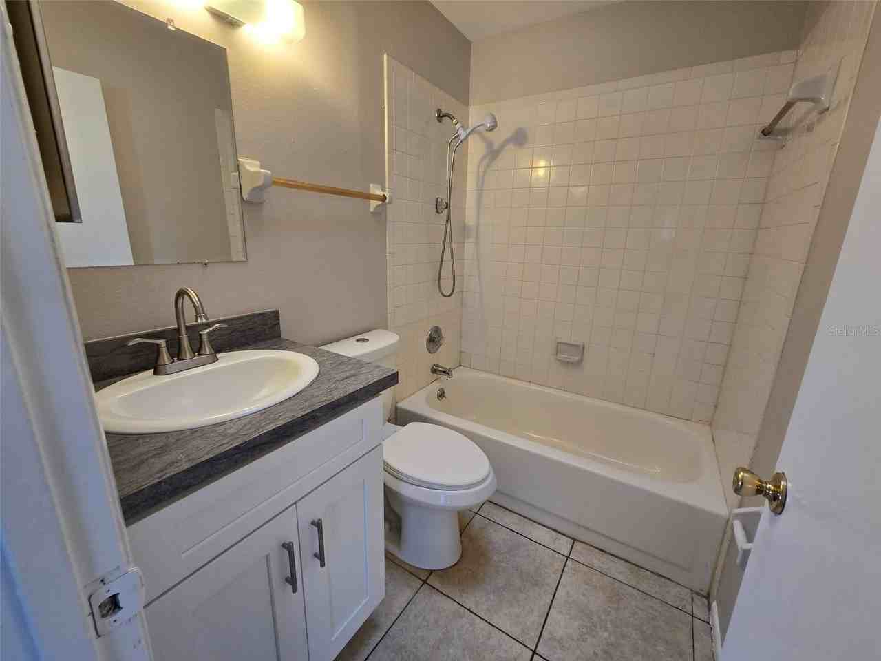 385 Lime St #2 - Photo 7 of 8