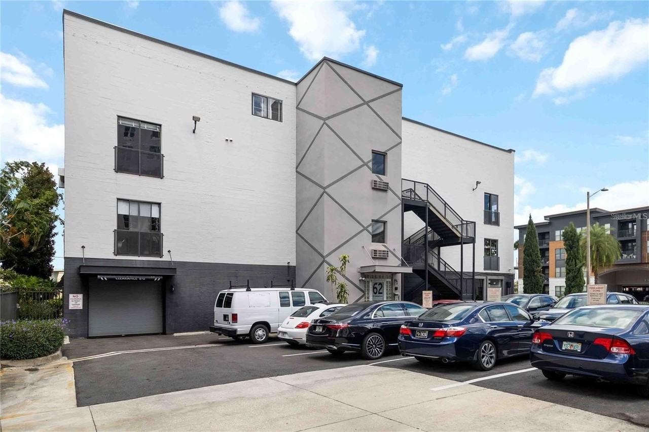 62 W Colonial Dr #301