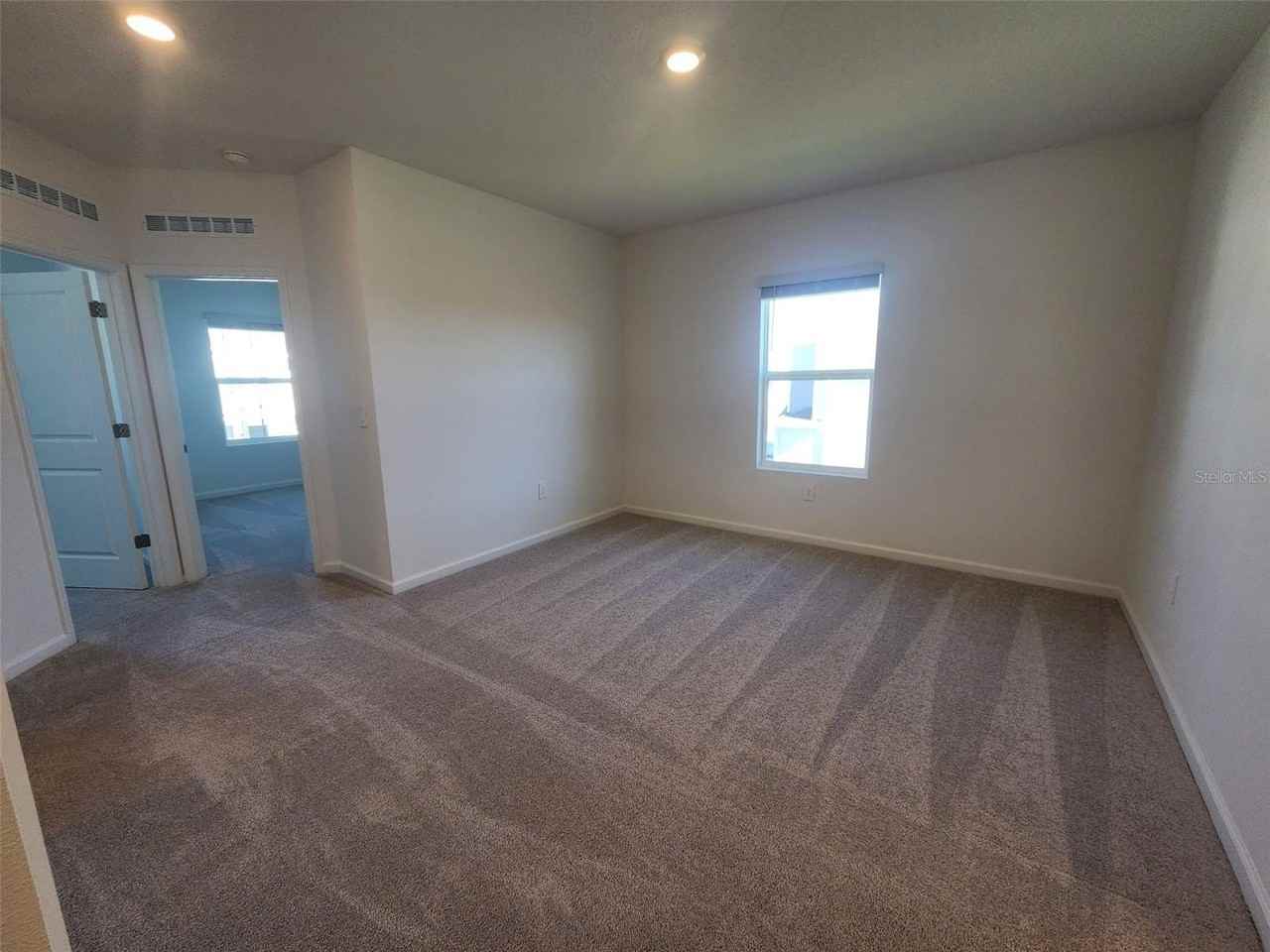 2724 Skyline Loop - Photo 7 of 24