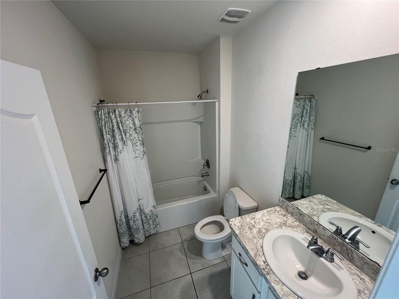 1143 Cambridge Dr - Photo 7 of 41