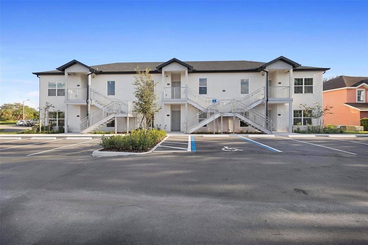 262 Royal Palm Dr #203 - Photo 2 of 21