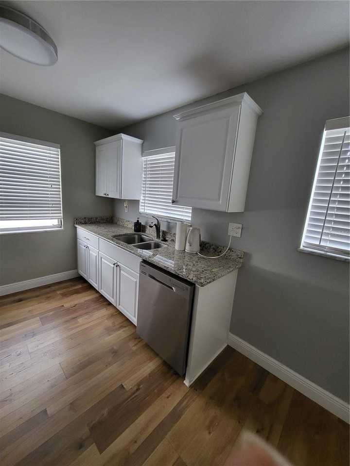 1576 Council Dr - Photo 3 of 16