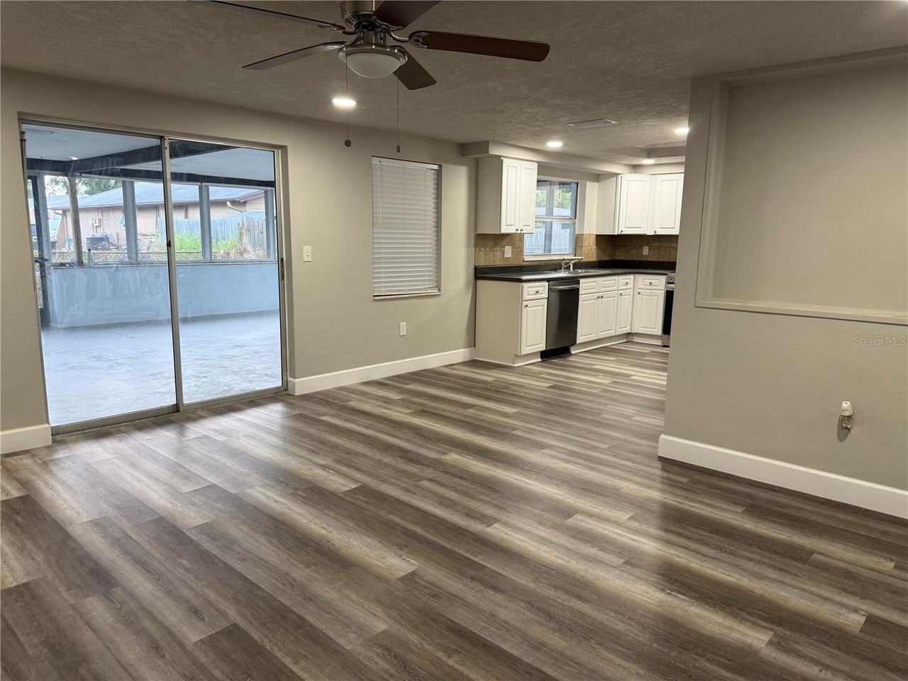 7104 Ingleside Dr - Photo 3 of 14