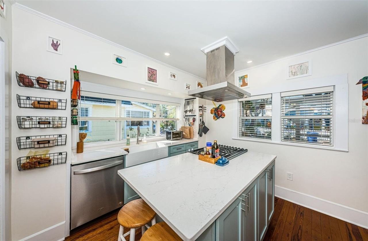 1009 8th St N - Photo 6 of 45