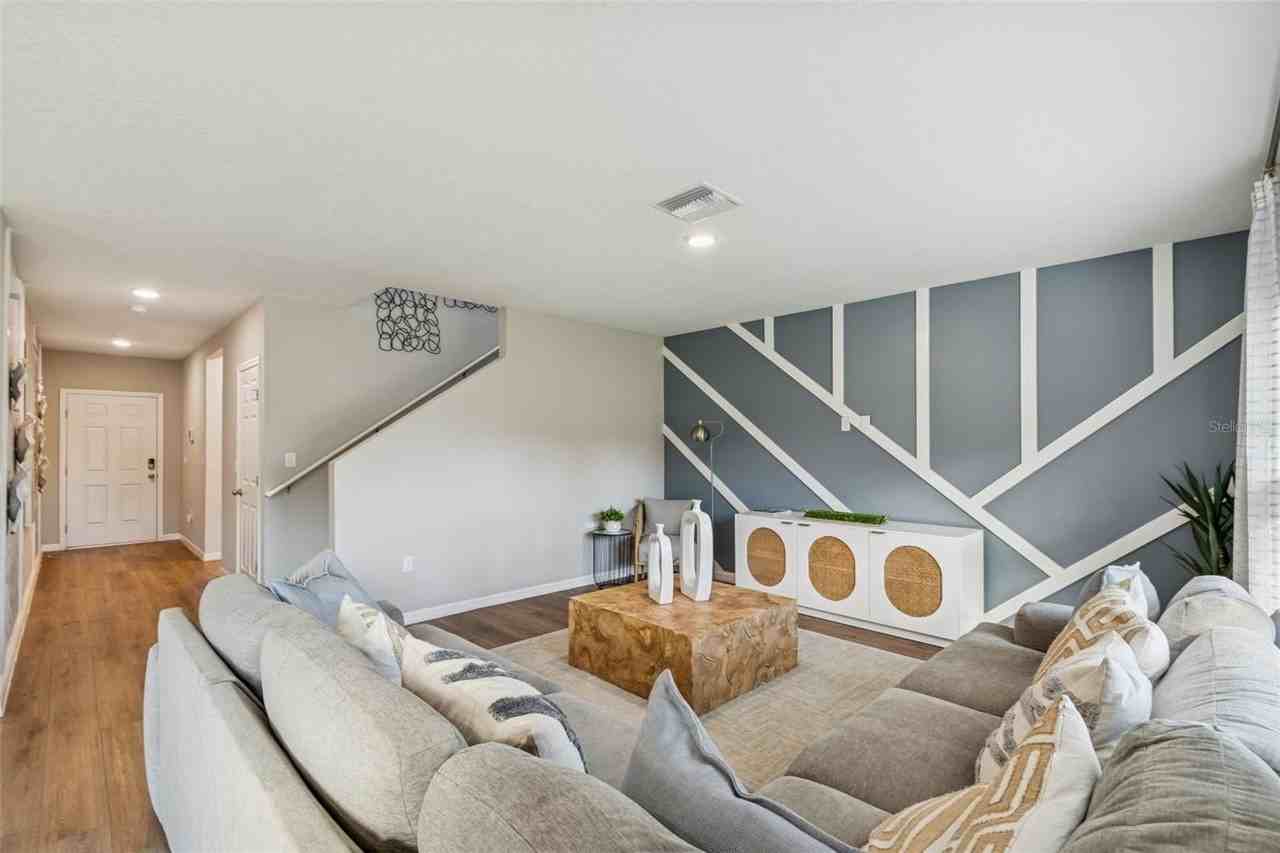 601 Ambleside Dr - Photo 7 of 50