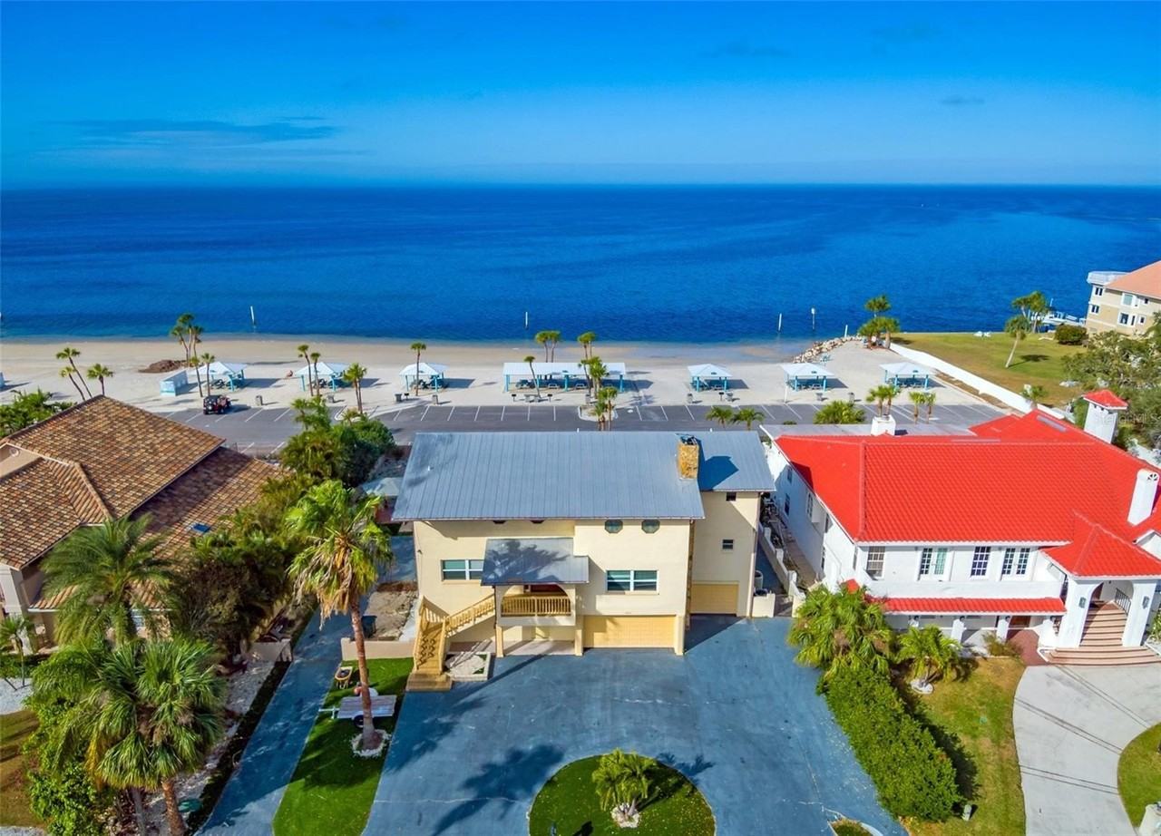 5521 Westshore Dr - Photo 3 of 50