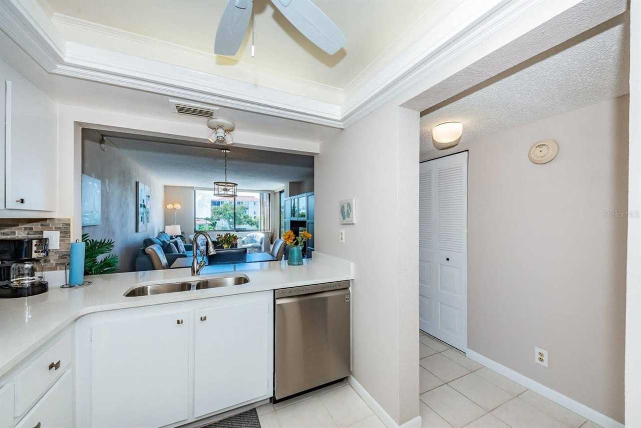 Palm St #305 - Photo 4 of 10