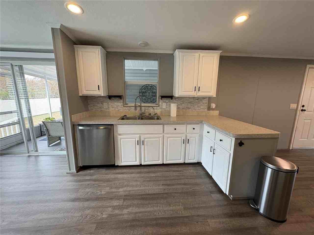 717 Choo Choo Ln - Photo 5 of 50