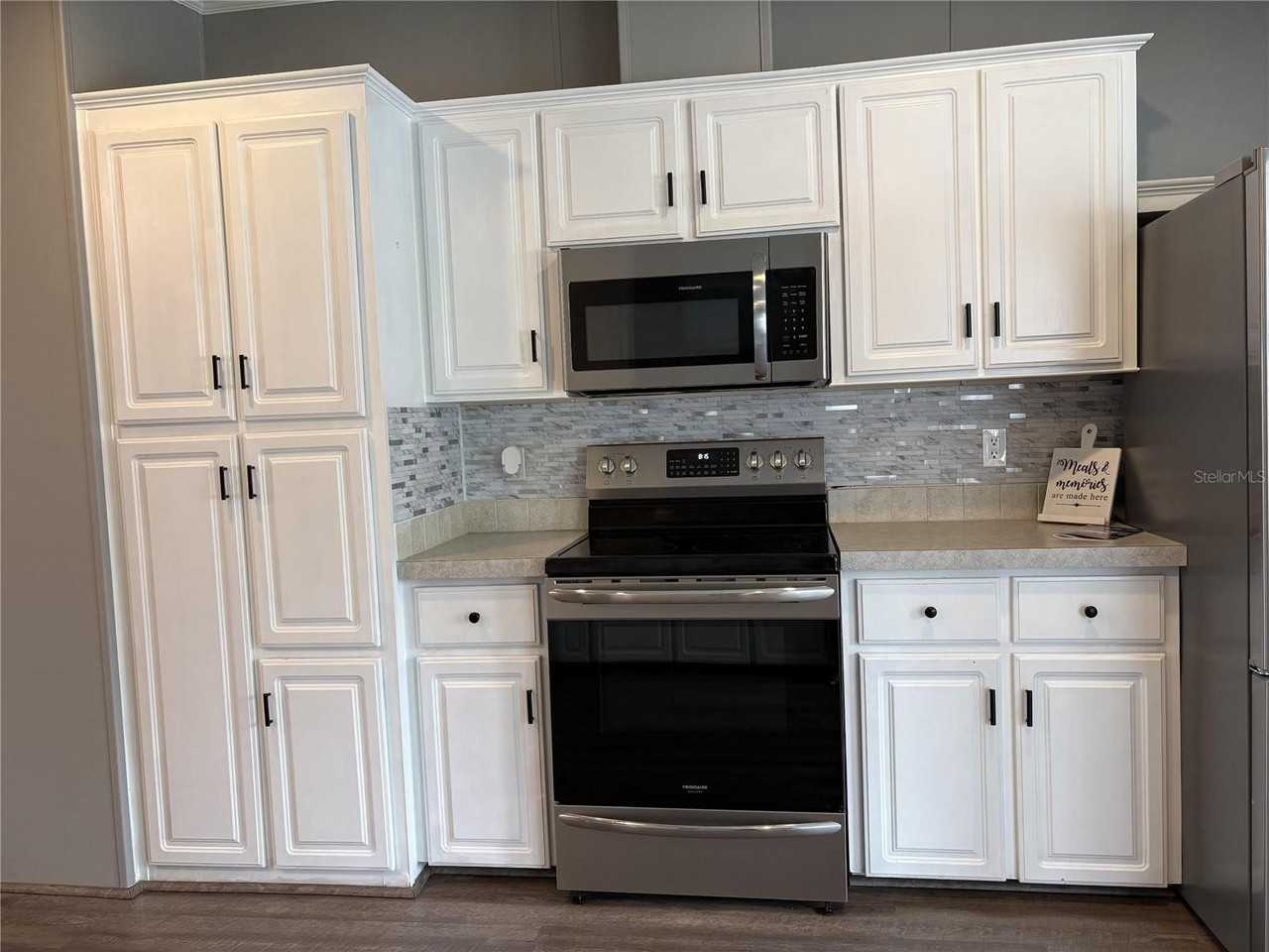 717 Choo Choo Ln - Photo 7 of 50