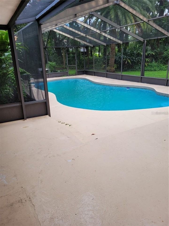 612 Hidden Lake Dr - Photo 2 of 2