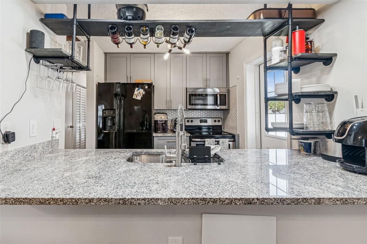 2101 W Cherry St - Photo 7 of 25