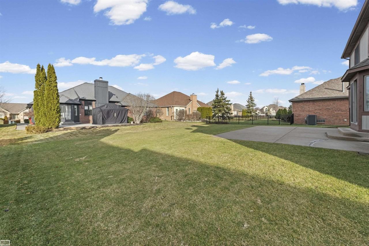 21873 Chrome Bolt Dr - Photo 5 of 34