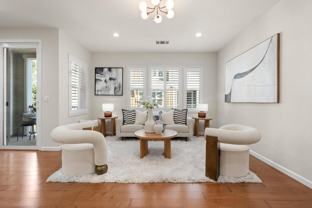 104 N Hummingbird Ln - Photo 1 of 1