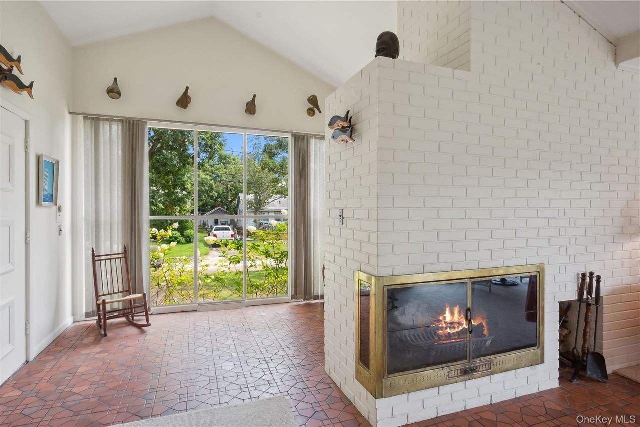 33 Beach Rd - Photo 3 of 38