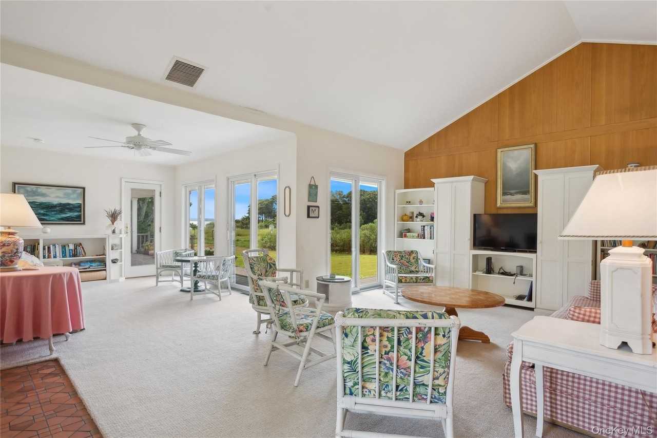 33 Beach Rd - Photo 4 of 38