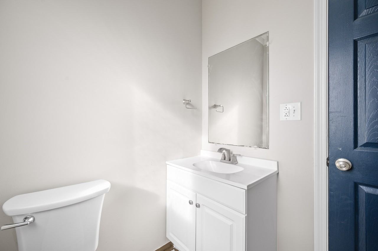 1015 Cabell St #1 - Photo 7 of 28