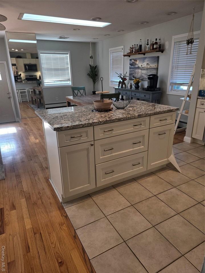 359 E Pine St - Photo 7 of 22