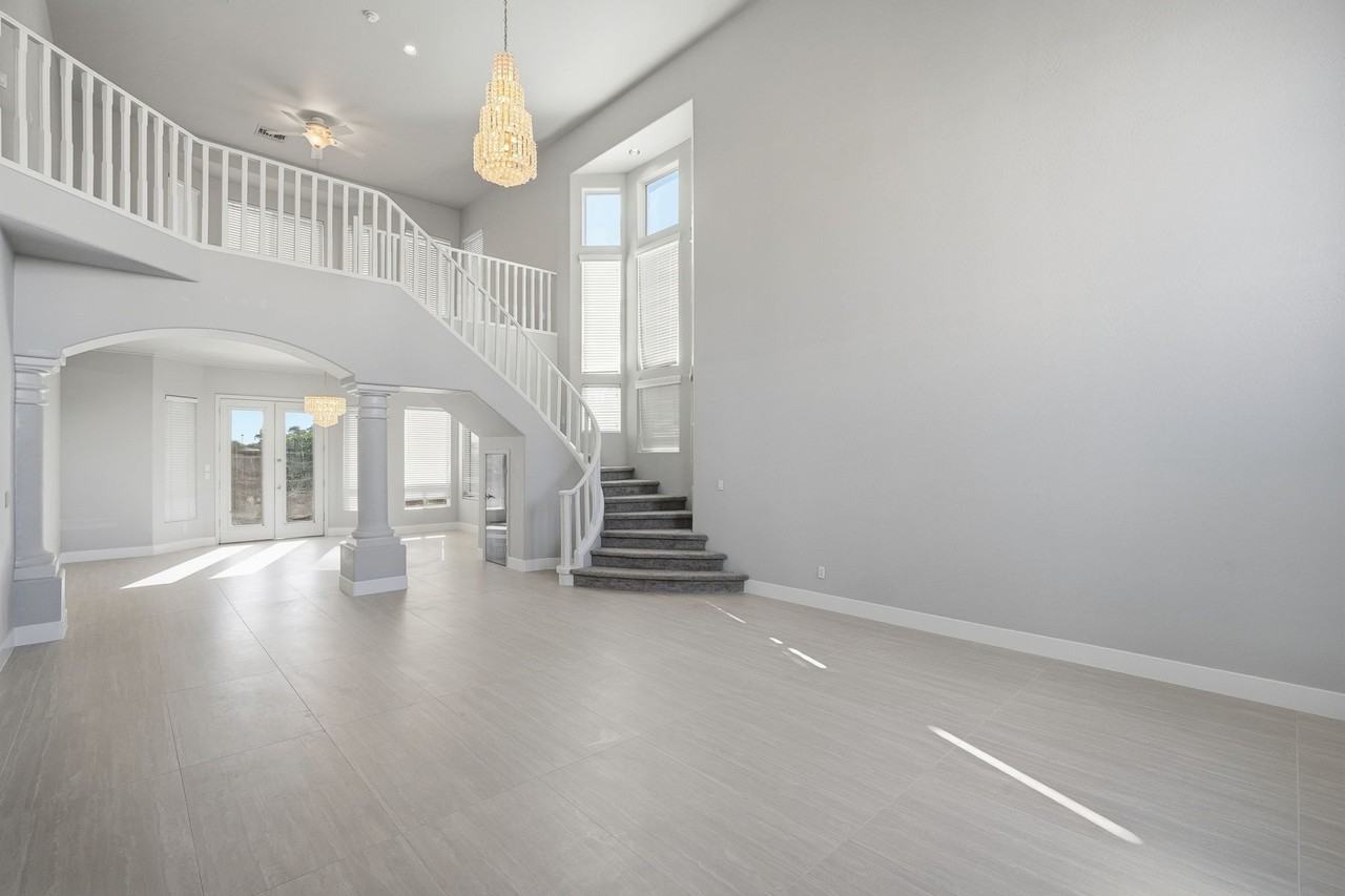 1425 W Commerce Ave #1 - Photo 4 of 50